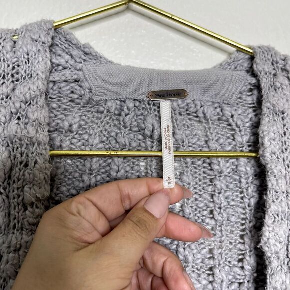 Free People Sweater Sz Small Textured Knit Cardigan Gray Fun Times Granny Core - Picture 3 of 6